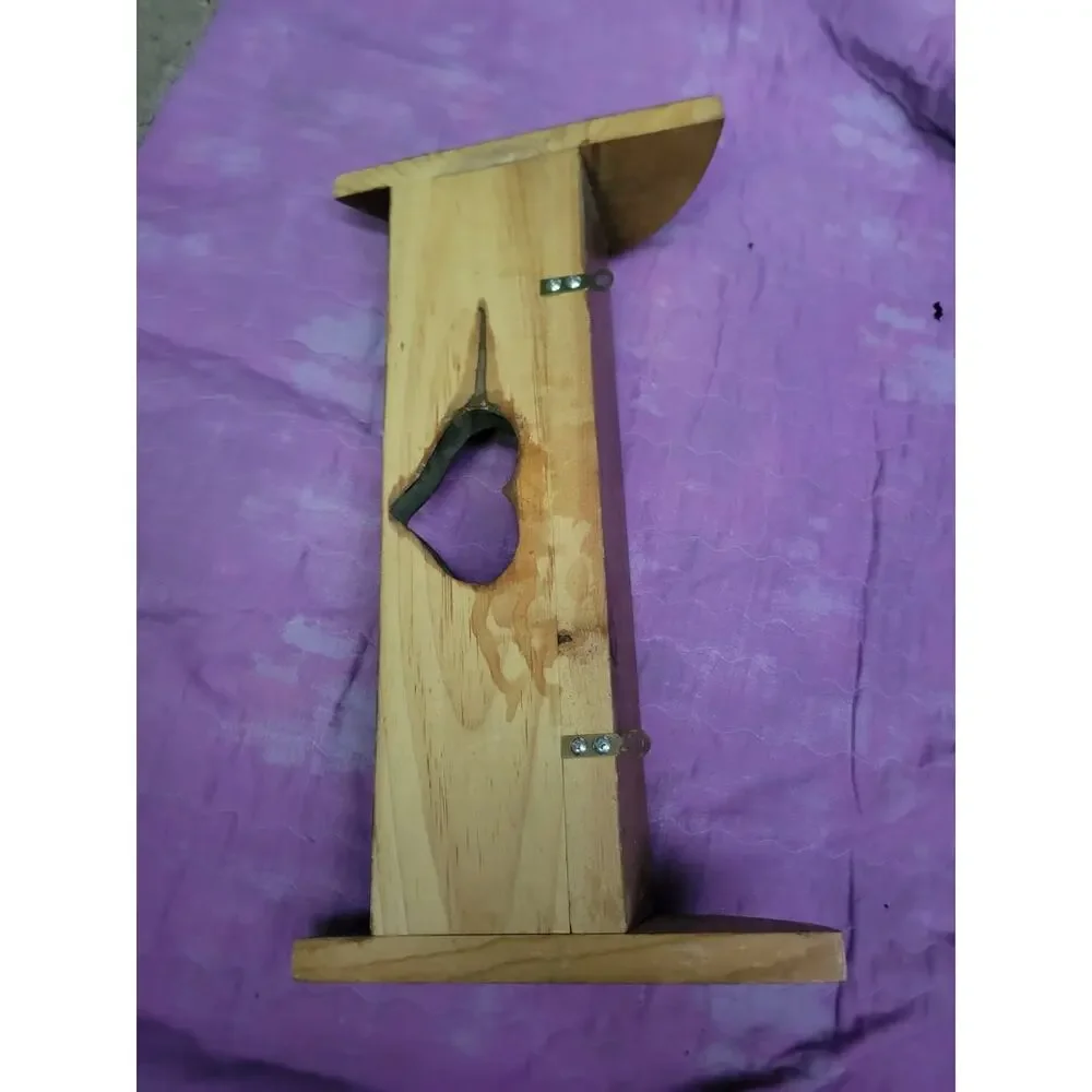 Beautiful Wood Decorative Shelf Heart MIDDLE Hangs